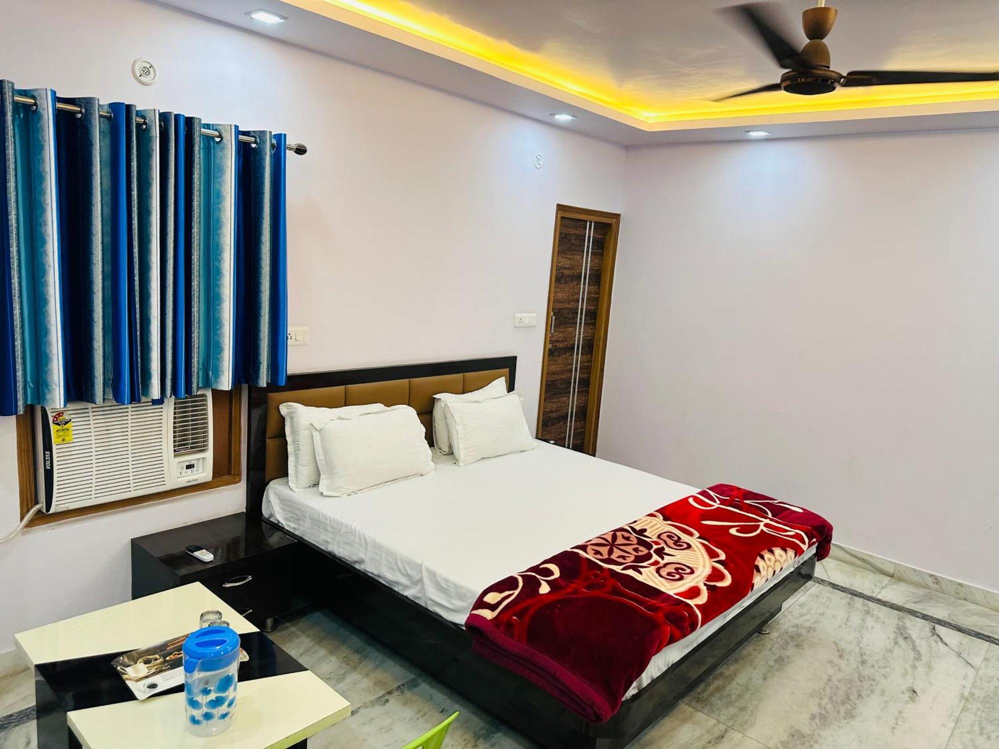 Hotel Pink Paradise 戈勒克布尔 外观 照片