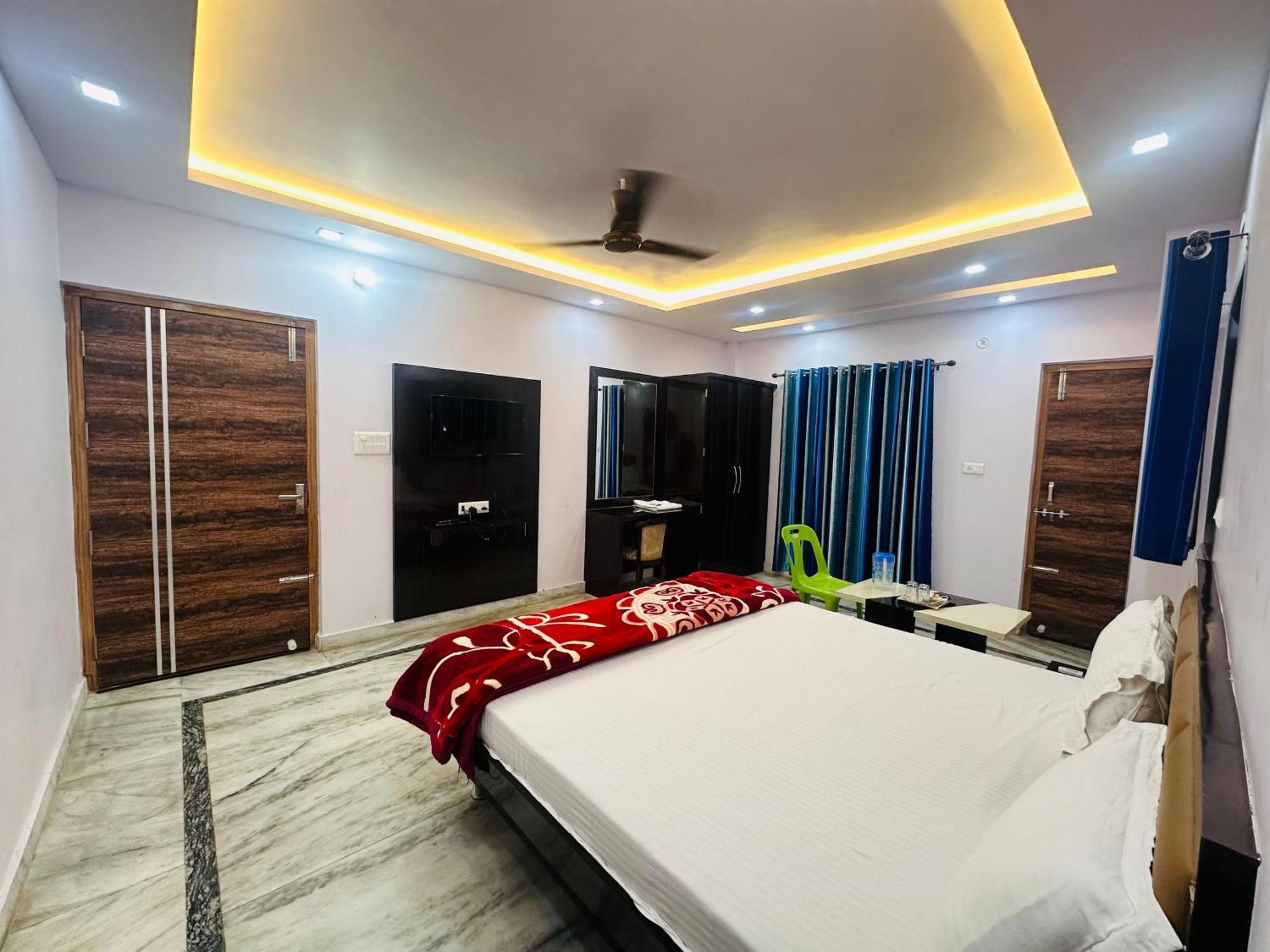 Hotel Pink Paradise 戈勒克布尔 外观 照片
