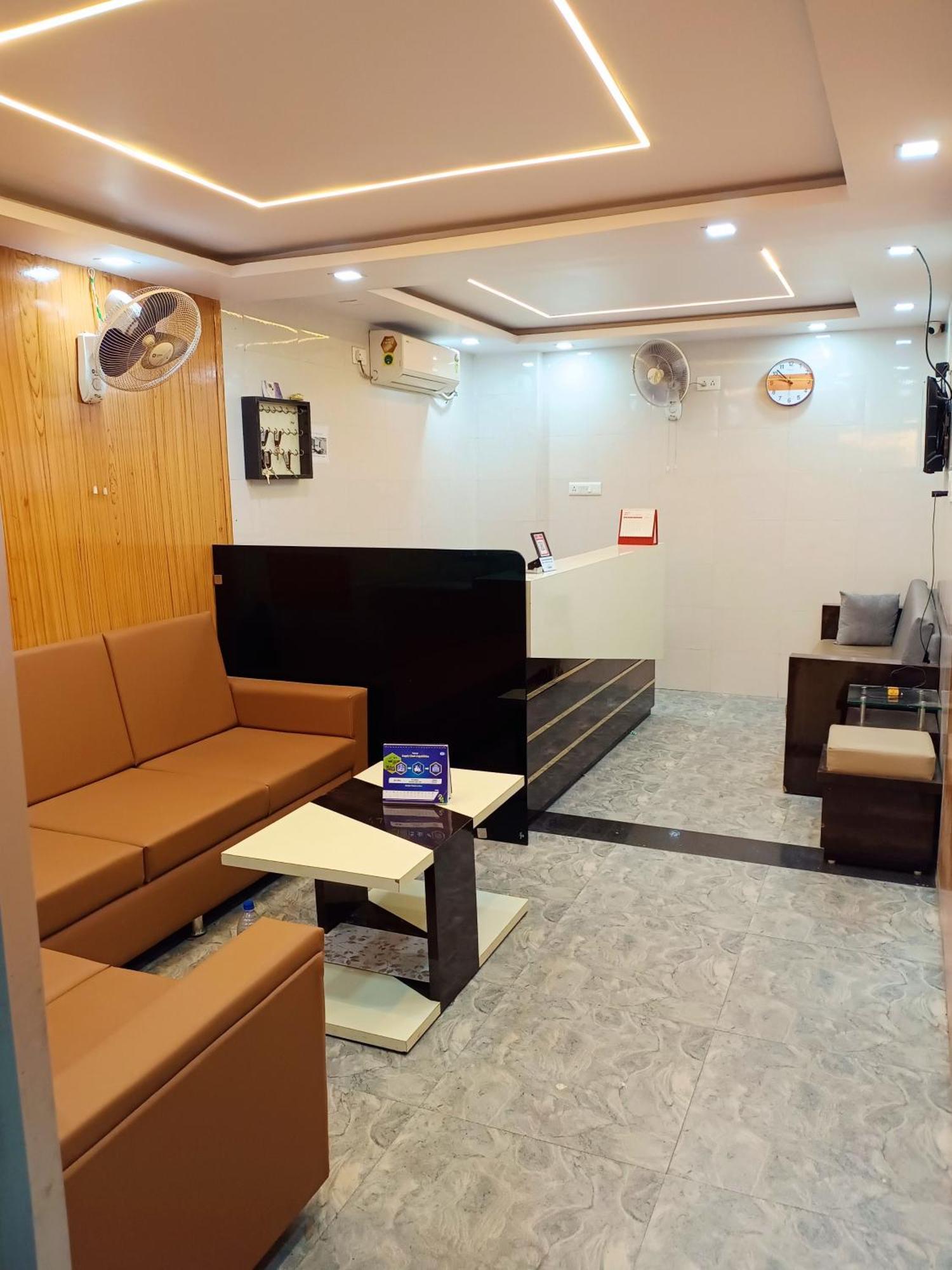 Hotel Pink Paradise 戈勒克布尔 外观 照片